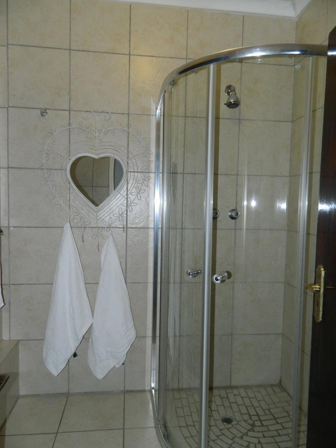 Guest House Gabby Клерксдорп Экстерьер фото