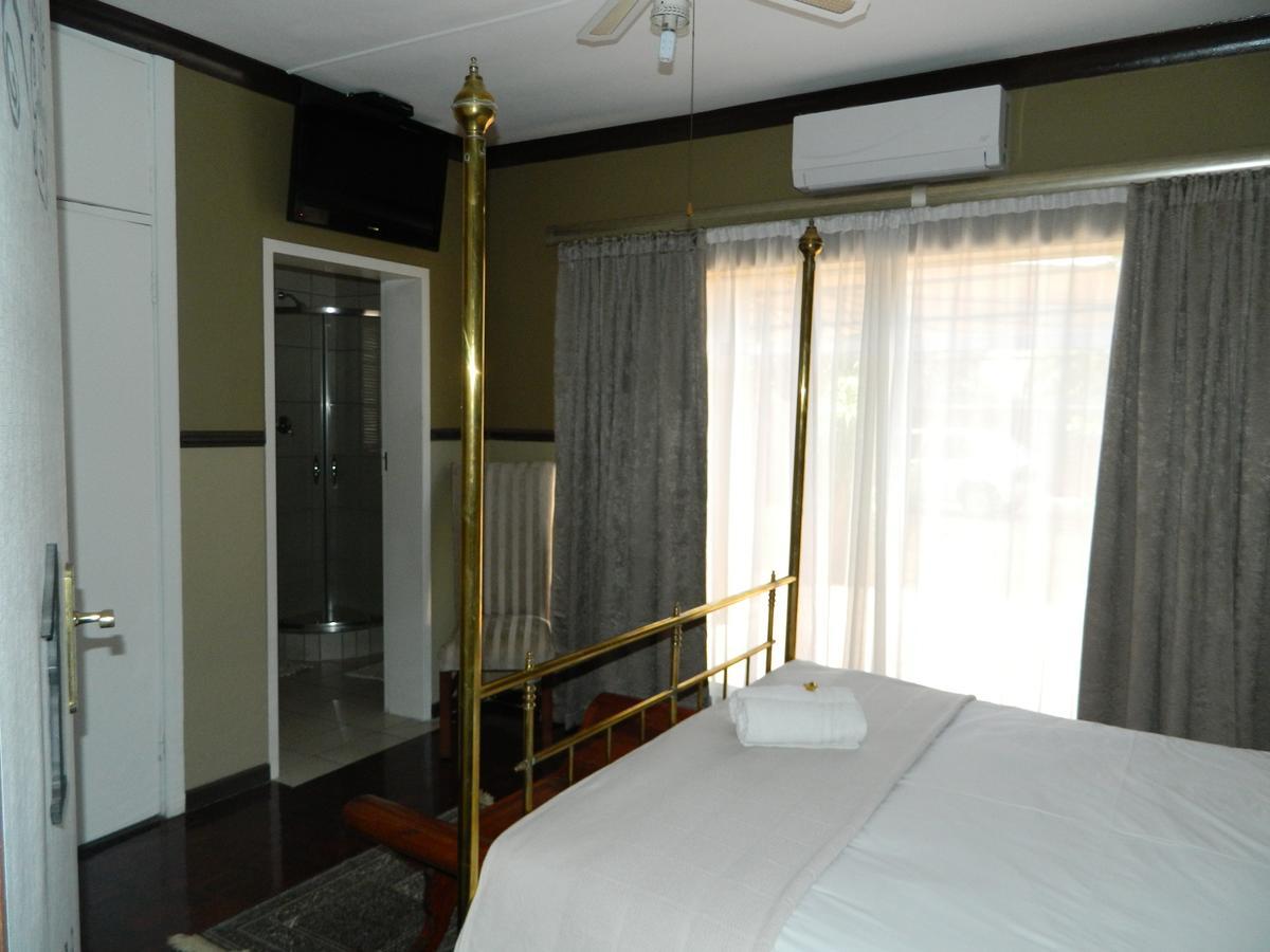 Guest House Gabby Клерксдорп Экстерьер фото