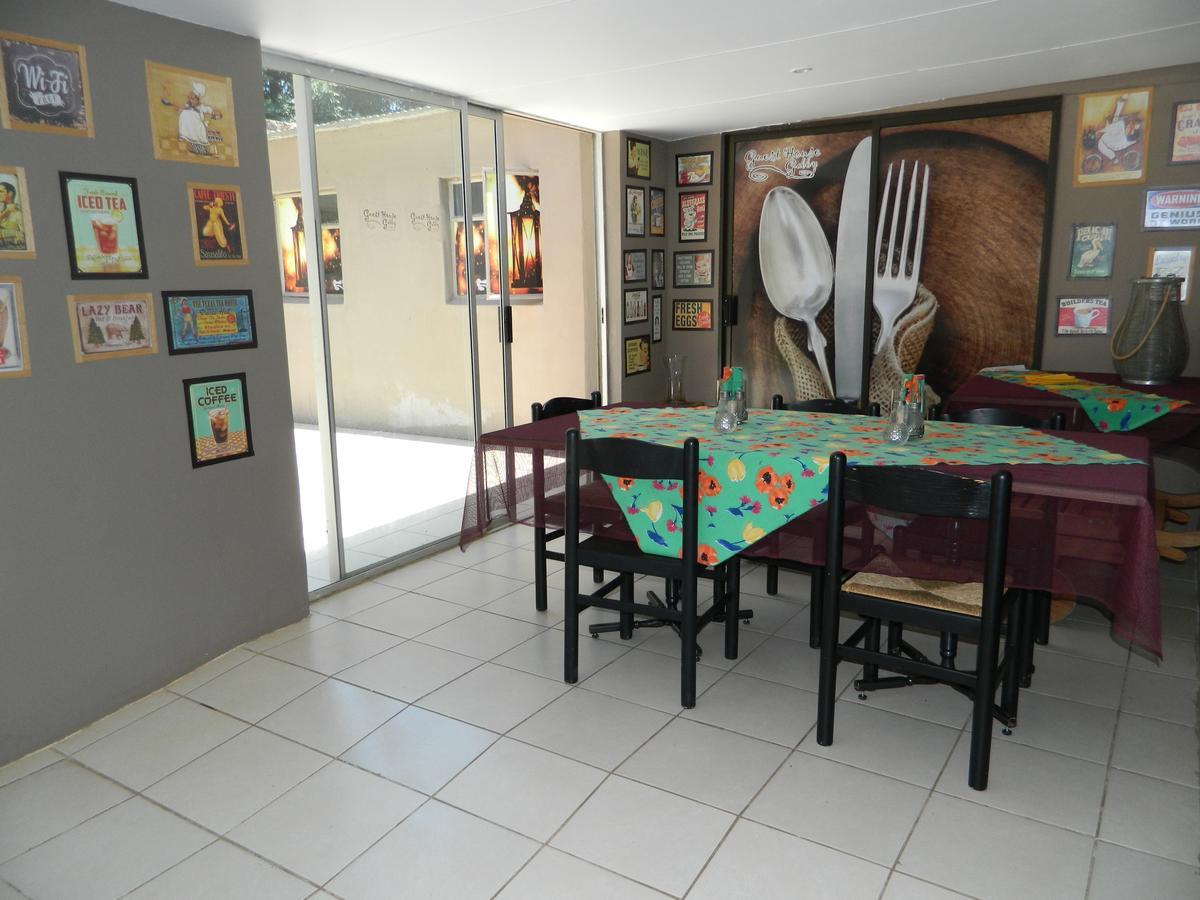 Guest House Gabby Клерксдорп Экстерьер фото
